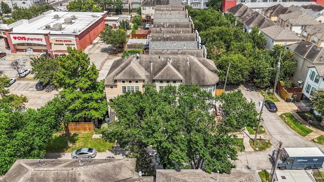 906 Reinicke Street, Houston, TX 77007
