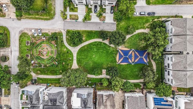 906 Reinicke Street, Houston, TX 77007