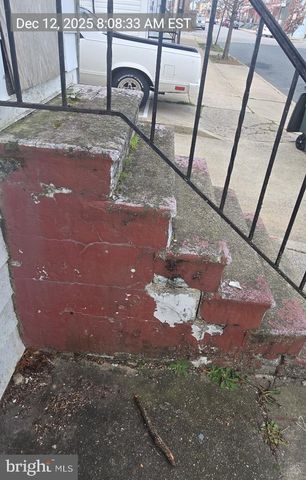 2027 CLIFTON AVE, Baltimore, MD 21217