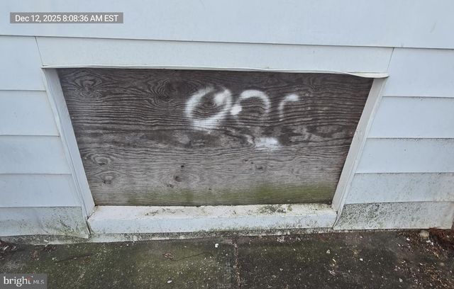 2027 CLIFTON AVE, Baltimore, MD 21217