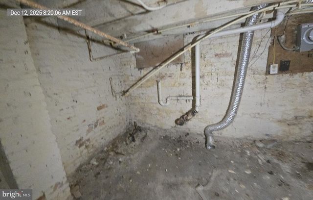 2027 CLIFTON AVE, Baltimore, MD 21217