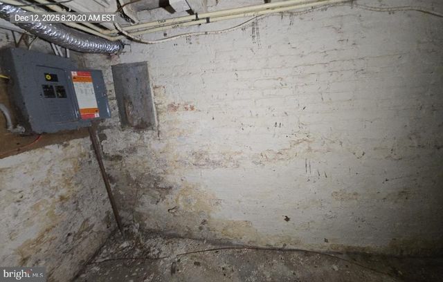 2027 CLIFTON AVE, Baltimore, MD 21217