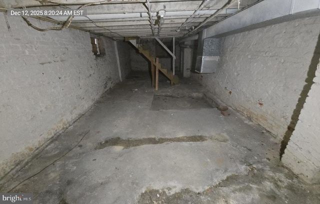 2027 CLIFTON AVE, Baltimore, MD 21217