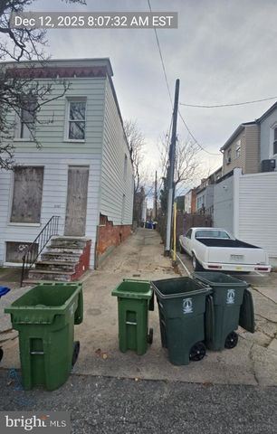 2027 CLIFTON AVE, Baltimore, MD 21217