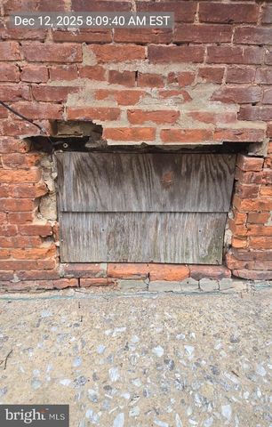 2027 CLIFTON AVE, Baltimore, MD 21217