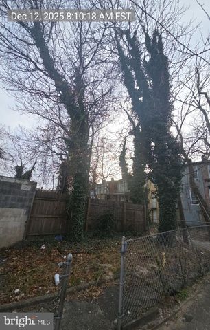 2027 CLIFTON AVE, Baltimore, MD 21217