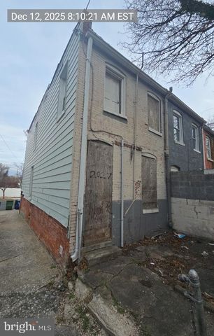2027 CLIFTON AVE, Baltimore, MD 21217