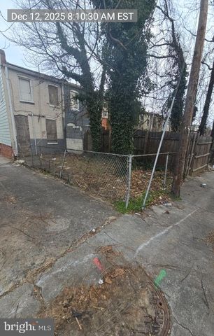 2027 CLIFTON AVE, Baltimore, MD 21217