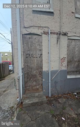 2027 CLIFTON AVE, Baltimore, MD 21217