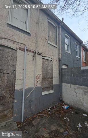 2027 CLIFTON AVE, Baltimore, MD 21217