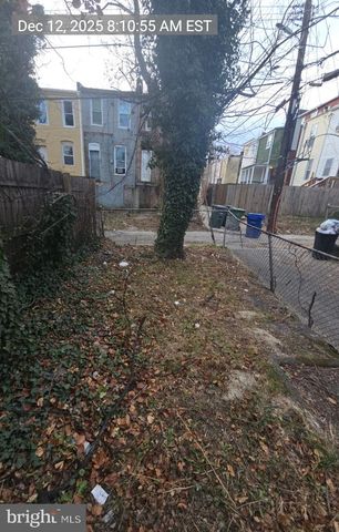 2027 CLIFTON AVE, Baltimore, MD 21217