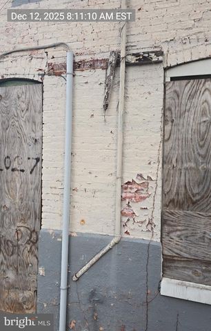 2027 CLIFTON AVE, Baltimore, MD 21217