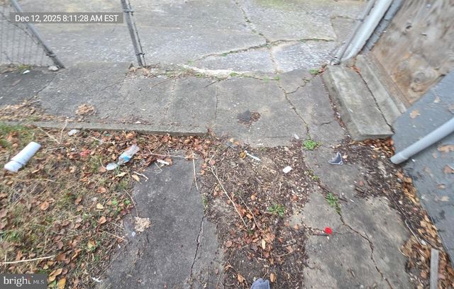 2027 CLIFTON AVE, Baltimore, MD 21217