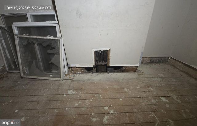 2027 CLIFTON AVE, Baltimore, MD 21217