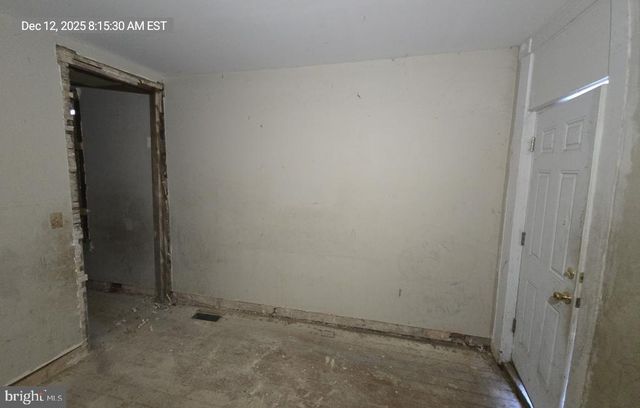 2027 CLIFTON AVE, Baltimore, MD 21217