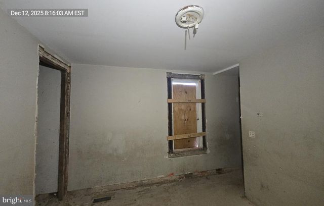 2027 CLIFTON AVE, Baltimore, MD 21217