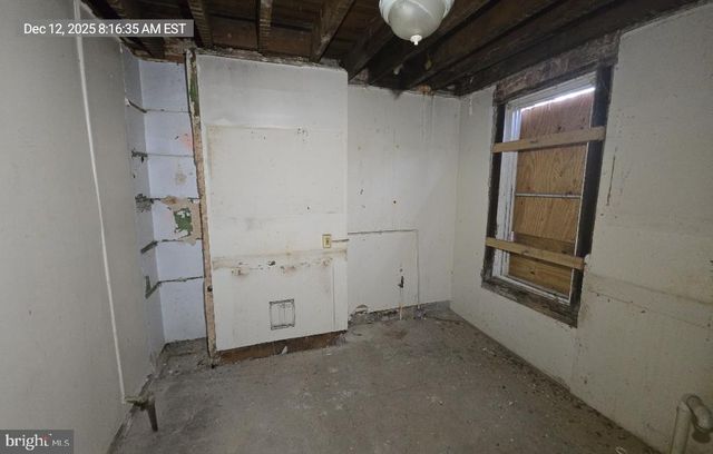 2027 CLIFTON AVE, Baltimore, MD 21217