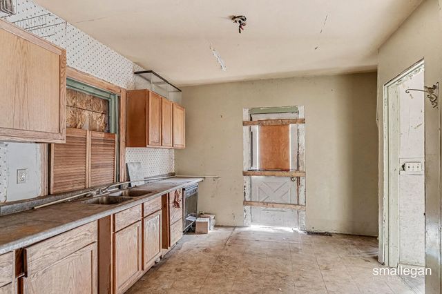 821 Clarence Street, Kalamazoo City, MI 49001