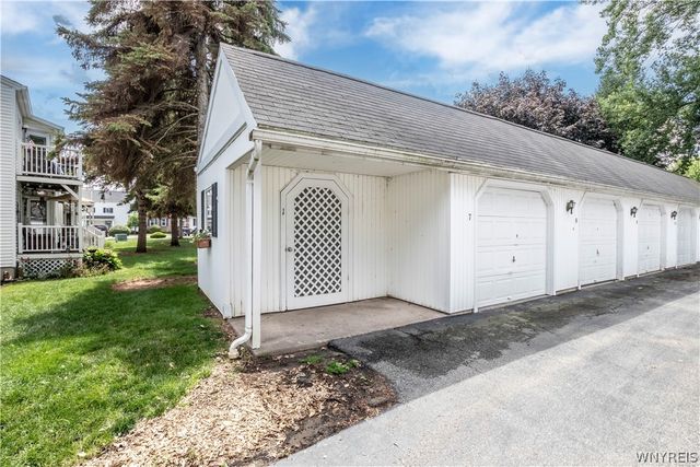 4765 Chestnut Ridge Road 4, Amherst, NY 14228
