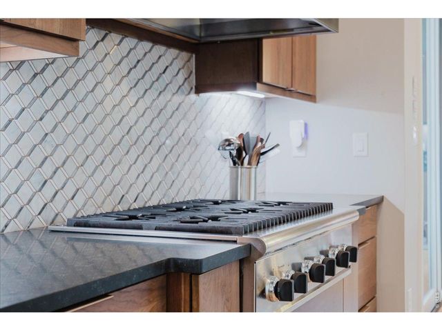 8568 Foxhaven Ct, Niwot, CO 80503
