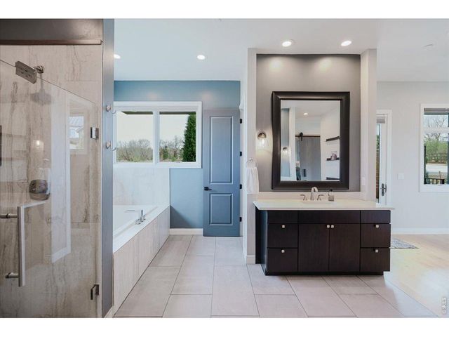 8568 Foxhaven Ct, Niwot, CO 80503