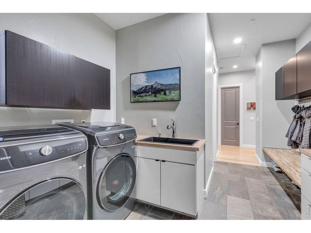8568 Foxhaven Ct, Niwot, CO 80503
