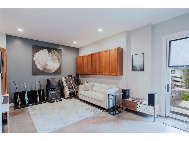 8568 Foxhaven Ct, Niwot, CO 80503