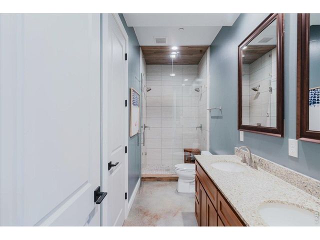 8568 Foxhaven Ct, Niwot, CO 80503