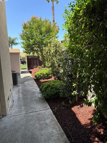 5511 Lanai Ct, Discovery Bay, CA 94505