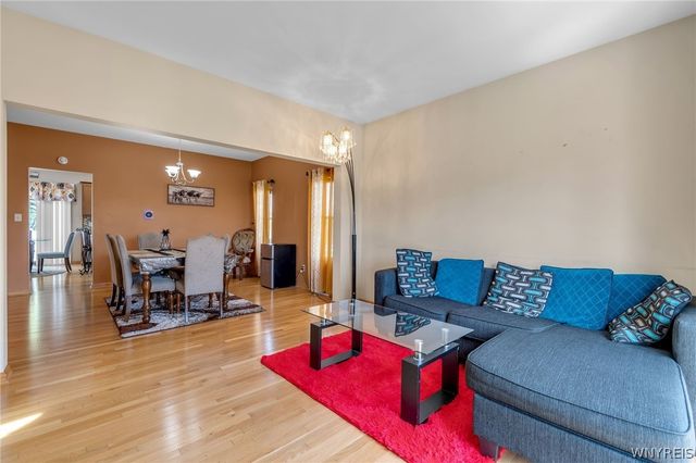 111 Caldwell Drive, West Seneca, NY 14224