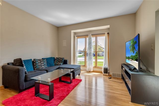 111 Caldwell Drive, West Seneca, NY 14224
