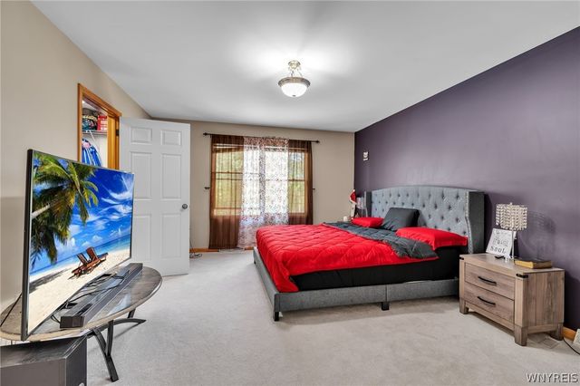 111 Caldwell Drive, West Seneca, NY 14224