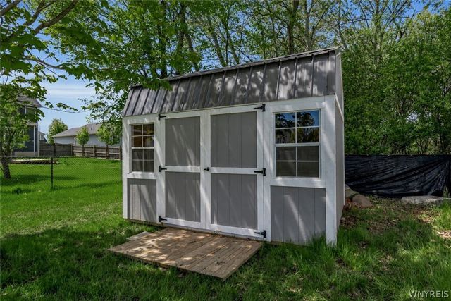 111 Caldwell Drive, West Seneca, NY 14224