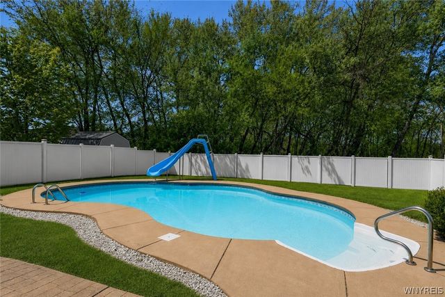 111 Caldwell Drive, West Seneca, NY 14224