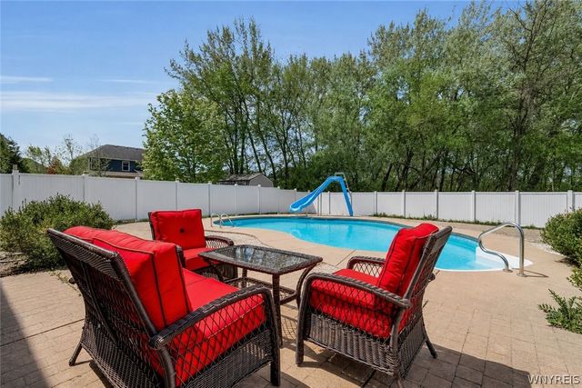 111 Caldwell Drive, West Seneca, NY 14224