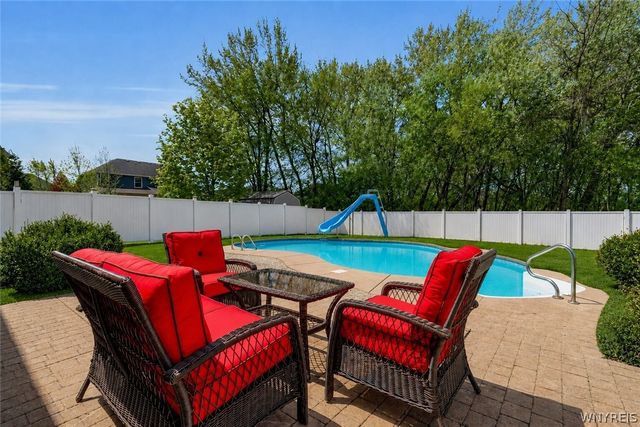 111 Caldwell Drive, West Seneca, NY 14224