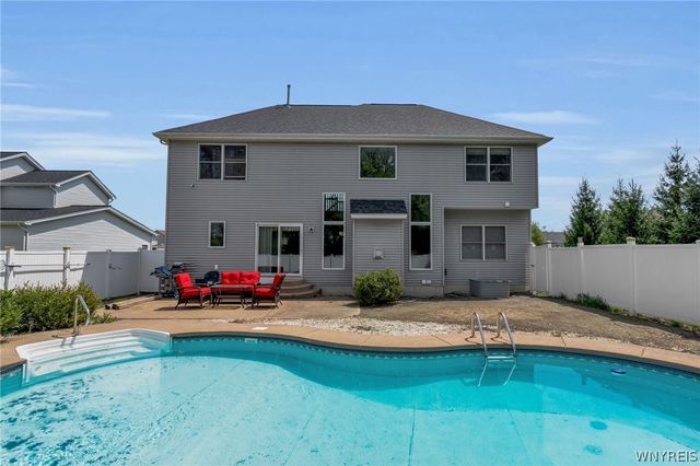 111 Caldwell Drive, West Seneca, NY 14224