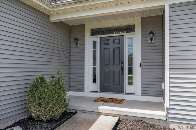 111 Caldwell Drive, West Seneca, NY 14224