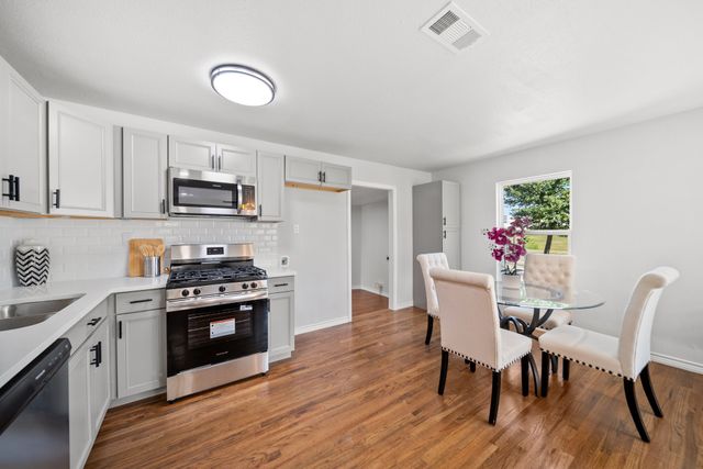 407 Bradley Street, Dallas, TX 75224