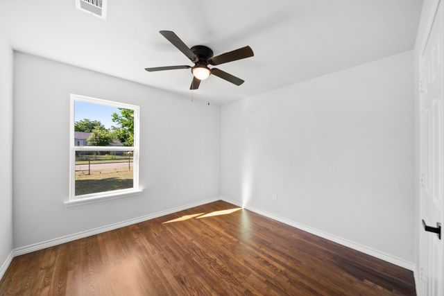 407 Bradley Street, Dallas, TX 75224