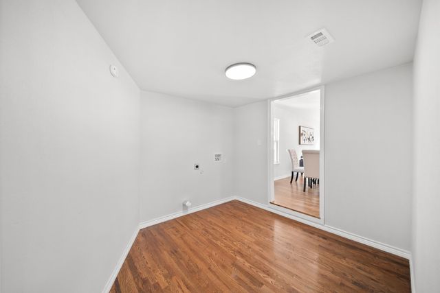 407 Bradley Street, Dallas, TX 75224
