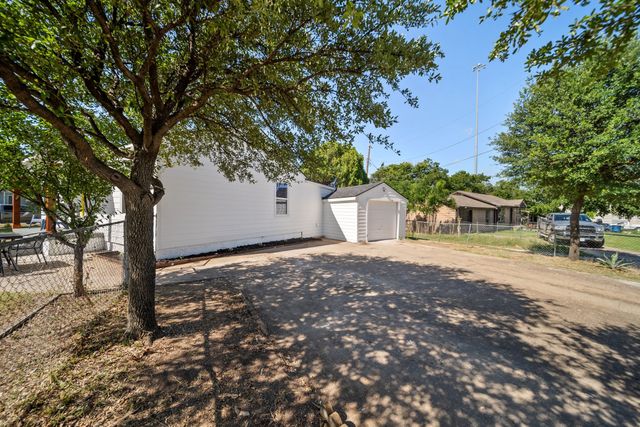 407 Bradley Street, Dallas, TX 75224