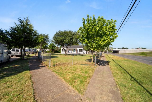 407 Bradley Street, Dallas, TX 75224