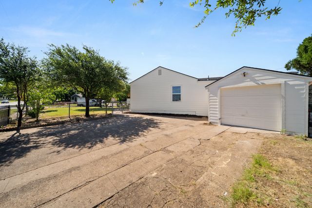 407 Bradley Street, Dallas, TX 75224