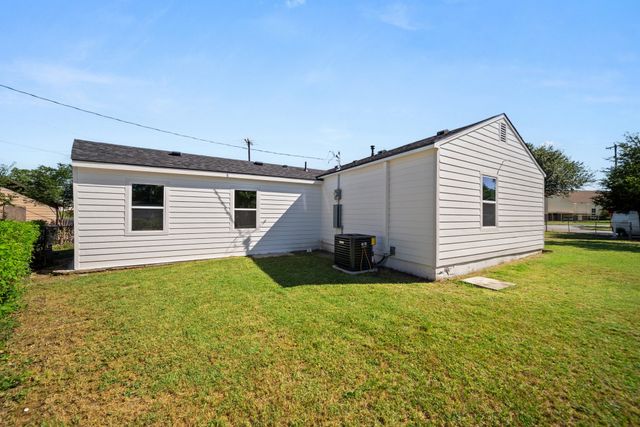 407 Bradley Street, Dallas, TX 75224