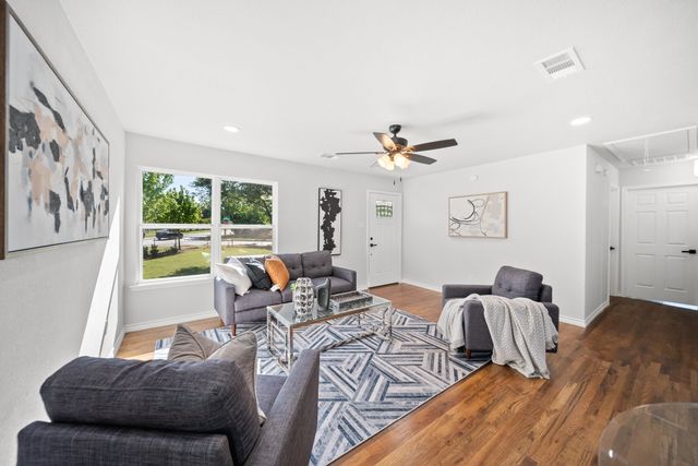 407 Bradley Street, Dallas, TX 75224