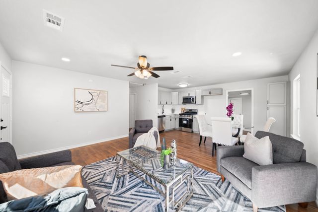 407 Bradley Street, Dallas, TX 75224