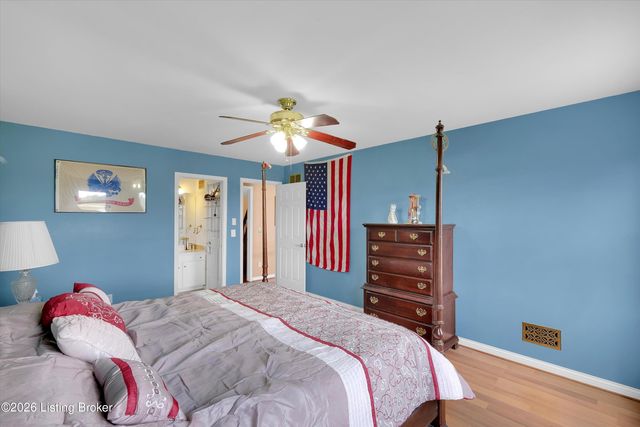 9550 Routt Rd, Jeffersontown, KY 40299