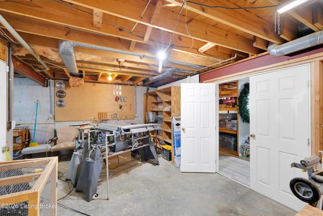 9550 Routt Rd, Jeffersontown, KY 40299