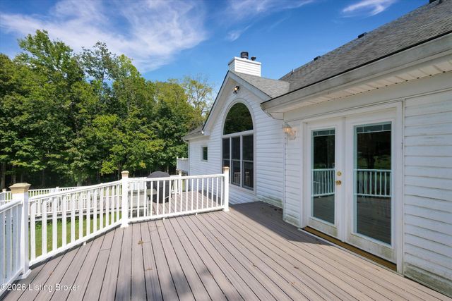 9550 Routt Rd, Jeffersontown, KY 40299